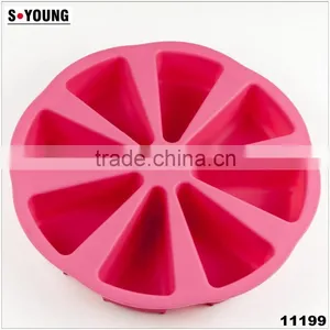 11199 Food Grade Triangle Shaped Silicone Sandwich Mould / Silicone Cake Molds thumbnail-1
