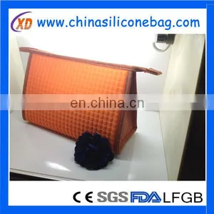 China Factory Low-priced Beautiful Silicone Makeup Bag thumbnail-1