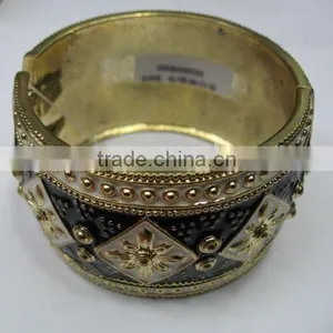 Fashion Metal Bangle thumbnail-1