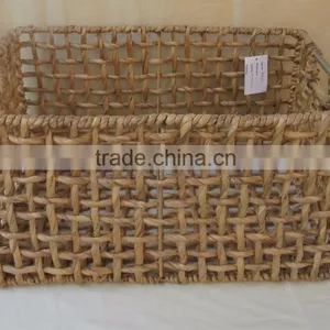 Weaving Water Hyacinth Baskets With Handle and Iron Frame thumbnail-2