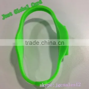ISO18000 6C Swimming Pool Adjustable Silicon Wristband thumbnail-1