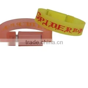 Fast Delivery Small MOQ Cheap Custom Silicone Bracelets thumbnail-3