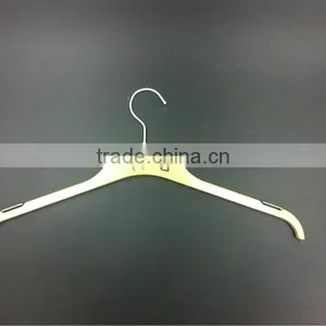 Plastic Hanger With Iron Hook thumbnail-1