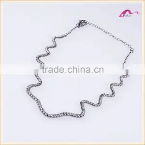 Fashion Gold Crystal Long Chain Imitation Necklace Designs For Women thumbnail-3