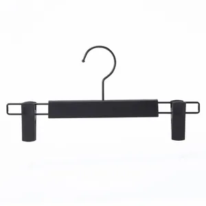 Plastic Clothes Hangers With Non-slip Shoulder Design, for Household Use and Store Display, Direct From the Manufacturer thumbnail-3