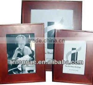 China Supply Decent Home Decoration Wooden Antique Floor Standing Photo Frame thumbnail-1