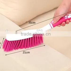 Good Design Non-slip Rubber Grip Clothes Bed Cabinet Sofa Cleaning Brush/handheld Dust Removing Brush thumbnail-4