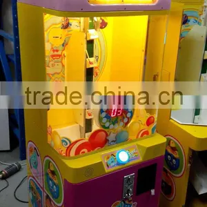 LSJQ-398 New Style Candy Vending Machine Toy Crane Machine Coin Operated Game Machine thumbnail-3