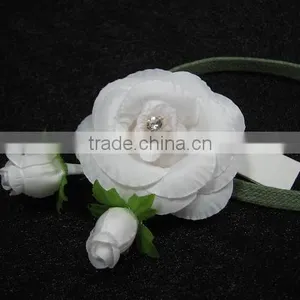 Brooch thumbnail-1
