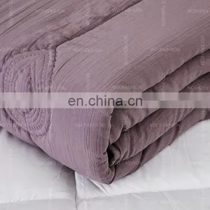 Wholesale Polyester Solid Embossed Embroidery Bedspreads Quilt Set thumbnail-7