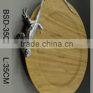 High Quality Bamboo Round Plate With Metal Lizard L:13.8" thumbnail-4