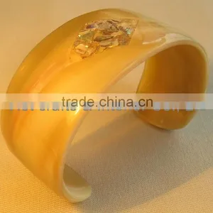 Buffalo Horn Cuff Bracelet With Lozenge Shape of Abalone Chased thumbnail-1