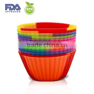 Silicone Baking Cups / Muffin Molds - 12 Reusable Cupcake Liners in Storage Container thumbnail-1