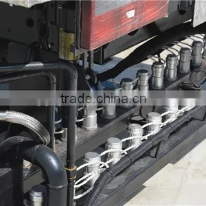 SINOTRUK 6x4 12000liters Bitumen Sprayer Truck thumbnail-6