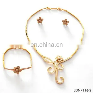 Gold Plated Enchanting Party Flower Crystal Jewelry Set thumbnail-1