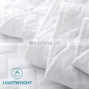 Delicate Multi Purpose Movable Woven 100% Microfiber Polyester Quilt Bedspread Set thumbnail-5