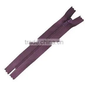 Factory Price No.3 Garment Plastic Zipper thumbnail-1