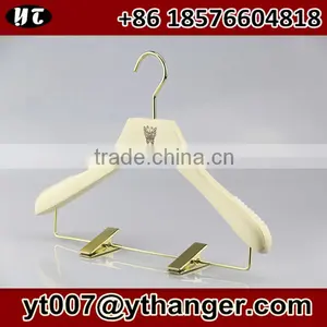 Luxury Customized Wooden Clothes Hanger With Bar for Suits in Large Shoulder thumbnail-5