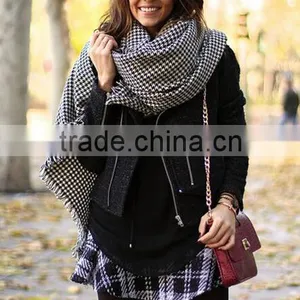 Plaid Scarf, Checked Crochet Women Scarf , Women Winter Accessories,Oversize Scarf, Women Tartan Scarf thumbnail-2