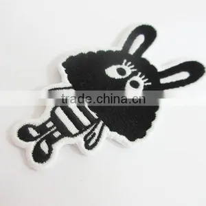 Made in China Custom Brand Logo Denim Clothing Fabric Emboridery Patch thumbnail-2