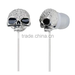 RJ11 Fashional Skull Crystal Earphone thumbnail-1