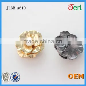 2016 OEM/ODM Fashion Rhinestone Pearl Scarf Clips for Silk Gift Garment Apparel Accessories thumbnail-5