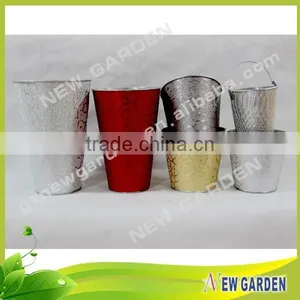 Functional High Quality Customized Designed Metal Hanging Flower Pots thumbnail-1
