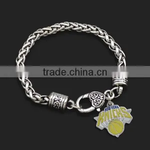 Hollow Philadelphia Eagles Logo Charm Bracelet Sports Fans Custom Charm Bracelet Big Chain Clasp Bracelet for Souvenir Gifts thumbnail-3