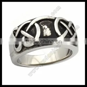 Custom 18k Gold Claddagh Ring thumbnail-5