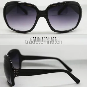 Custom Plastic Sunglasses thumbnail-1