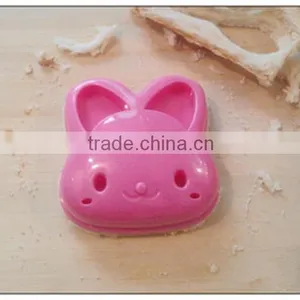 Plastic Rabbit Sandwich Crust Cutter DIY Bread Mold thumbnail-3