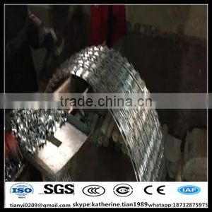 Hot Dipped Galvanized Bto28 Border Razor Wire Concertina Coil Wire Fence thumbnail-2