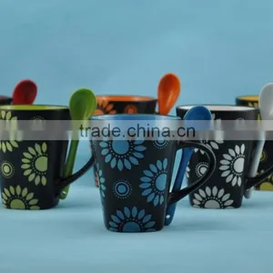 Embossed Flower Logo Ceramic Mug With Spoon thumbnail-1