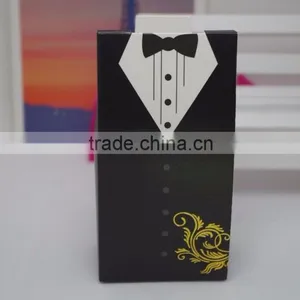 Bride and Groom Wedding Favor Box thumbnail-3