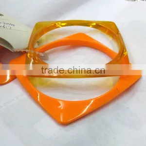 Lucite Bangle Bracelet thumbnail-1