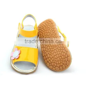 Guangdong Wholesale Factory Squeaky Sandals Fancy Baby Girls Shoes thumbnail-1