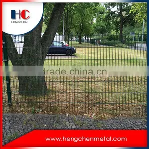 Electric Galvanized Welded Wire Mesh Fence thumbnail-1