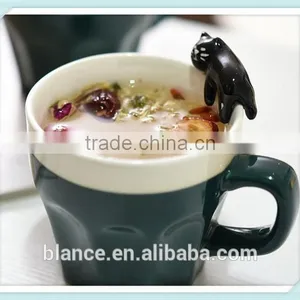 Ceramic Lazy Cat Mug With Lovely Animal Figurine on the Rim thumbnail-4