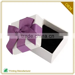 White Premium Hard Paper Gift Box With Lid Tray Custom Logo thumbnail-1