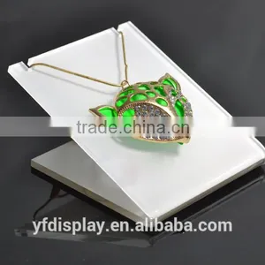 High Clear Acrylic Jewelry Display Stand thumbnail-2