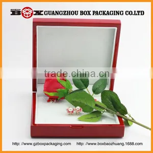 High Quality Dark Red Wood Ring Display Box thumbnail-3