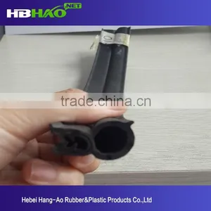 XHM-007 Strip Lock Plastic Container Rubber Seal Strip thumbnail-1