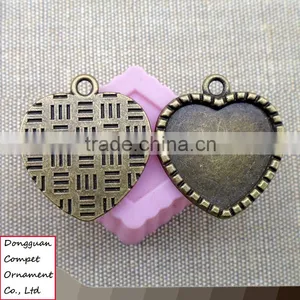 Wholesale Die-casting Electroplating Heart-shaped Pendant thumbnail-1