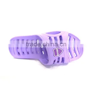 Breathable and Comfortable Soft Women Bathroom Slippers thumbnail-4