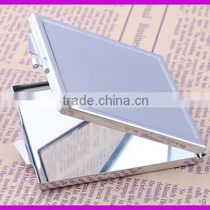 Small Folding Metal Make up Mirror With Keychain thumbnail-1