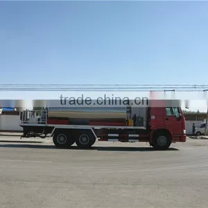 SINOTRUK 6x4 12000liters Bitumen Sprayer Truck thumbnail-2