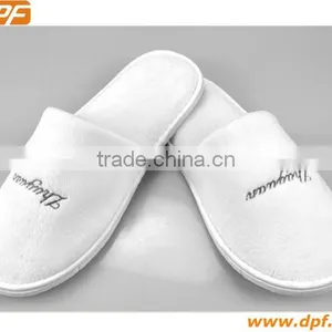 Fashion Design Hemmed Edge Soft Slippers thumbnail-1