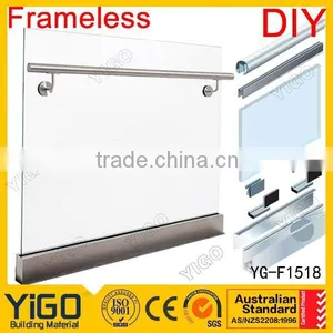 Glass Railing thumbnail-1