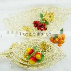 Natural Rattan&water Hyacinth Weaving Iron Frame Fish Shaped Fruit Basket thumbnail-1