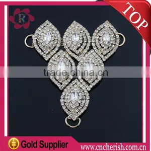 2016 New Selling Women's Silver Triquetrous Shape Flat Heel Flip Flop Thong Sandal Buckle Rhinestones Chain thumbnail-1